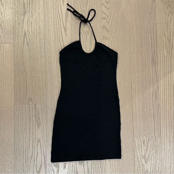 H&M Textured Haltered Neck Black Coverup Dress - Picture 2 of 6